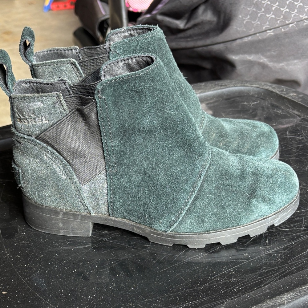 Girls suede sorel booties size 3